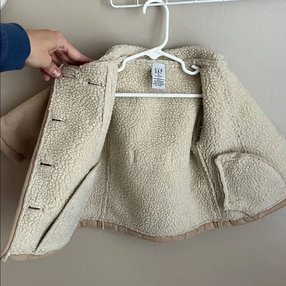 Baby GAP faux suede sherpa lined double breasted coat, 3-6 months tan jacket y2k